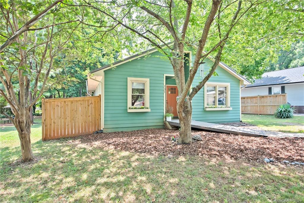 131 Potts Street Davidson, NC 28036 - Photo 3 of 35 Gallery Image 3