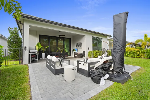 $659,000 | 2133 Southeast Mosaic Blvd Port, Port St. Lucie, FL 34984