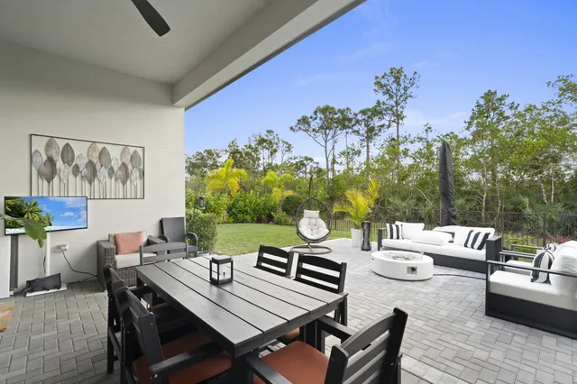 $659,000 | 2133 Southeast Mosaic Blvd Port, Port St. Lucie, FL 34984