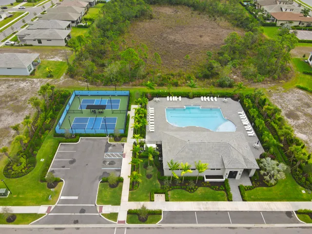 $659,000 | 2133 Southeast Mosaic Blvd Port, Port St. Lucie, FL 34984
