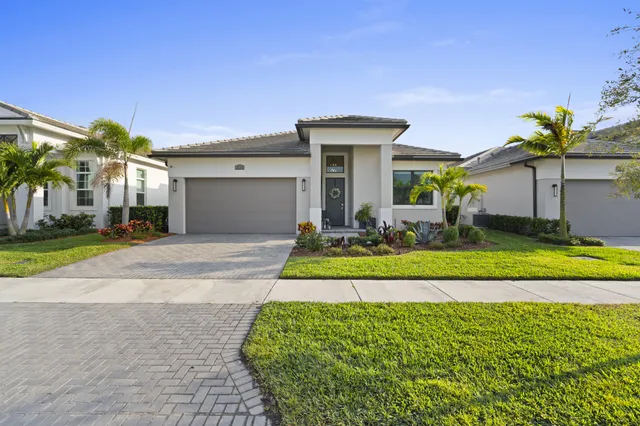 $659,000 | 2133 Southeast Mosaic Blvd Port, Port St. Lucie, FL 34984