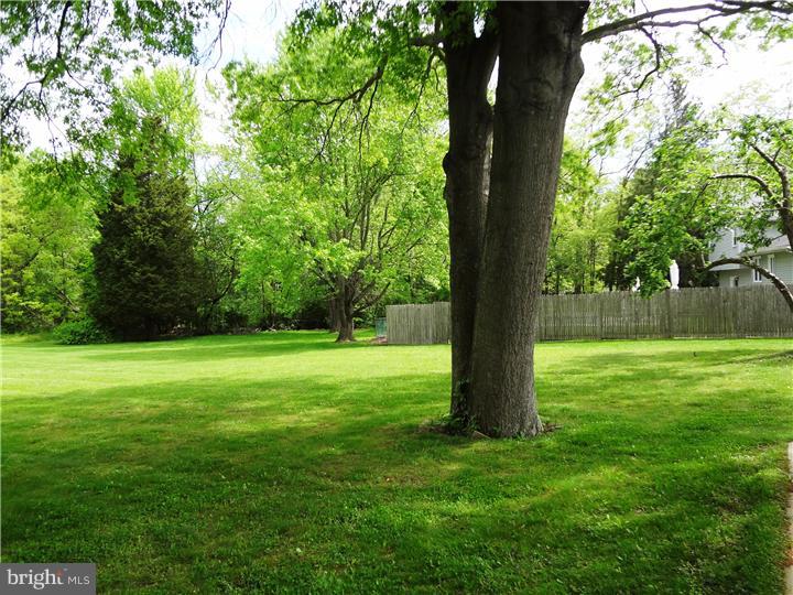 5 Newcastle Road Freehold, NJ 07728 - Photo 3 of 11 Gallery Image 3