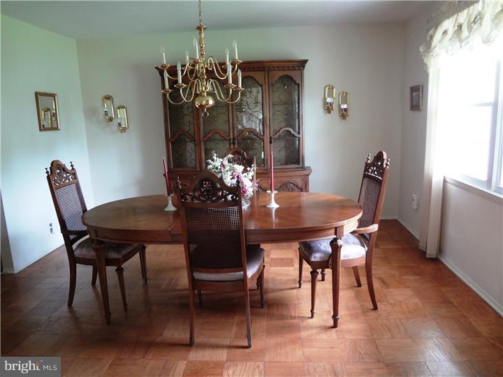 5 Newcastle Road Freehold, NJ 07728 - Photo 6 of 11 Gallery Image 6