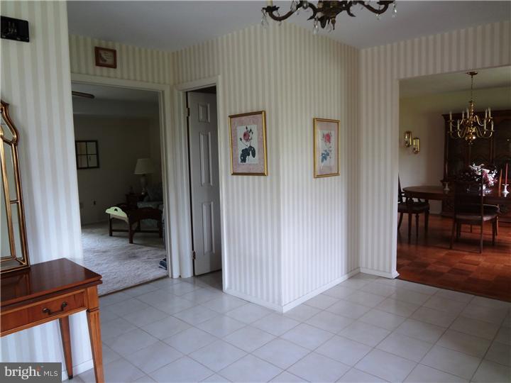 5 Newcastle Road Freehold, NJ 07728 - Photo 7 of 11 Gallery Image 7