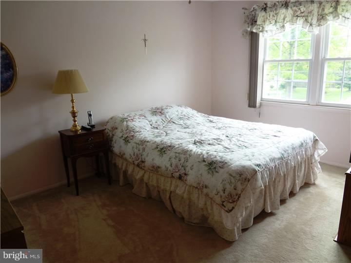 5 Newcastle Road Freehold, NJ 07728 - Photo 9 of 11 Gallery Image 9