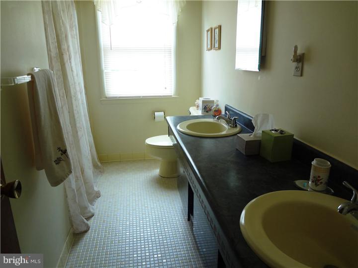 5 Newcastle Road Freehold, NJ 07728 - Photo 10 of 11 Gallery Image 10