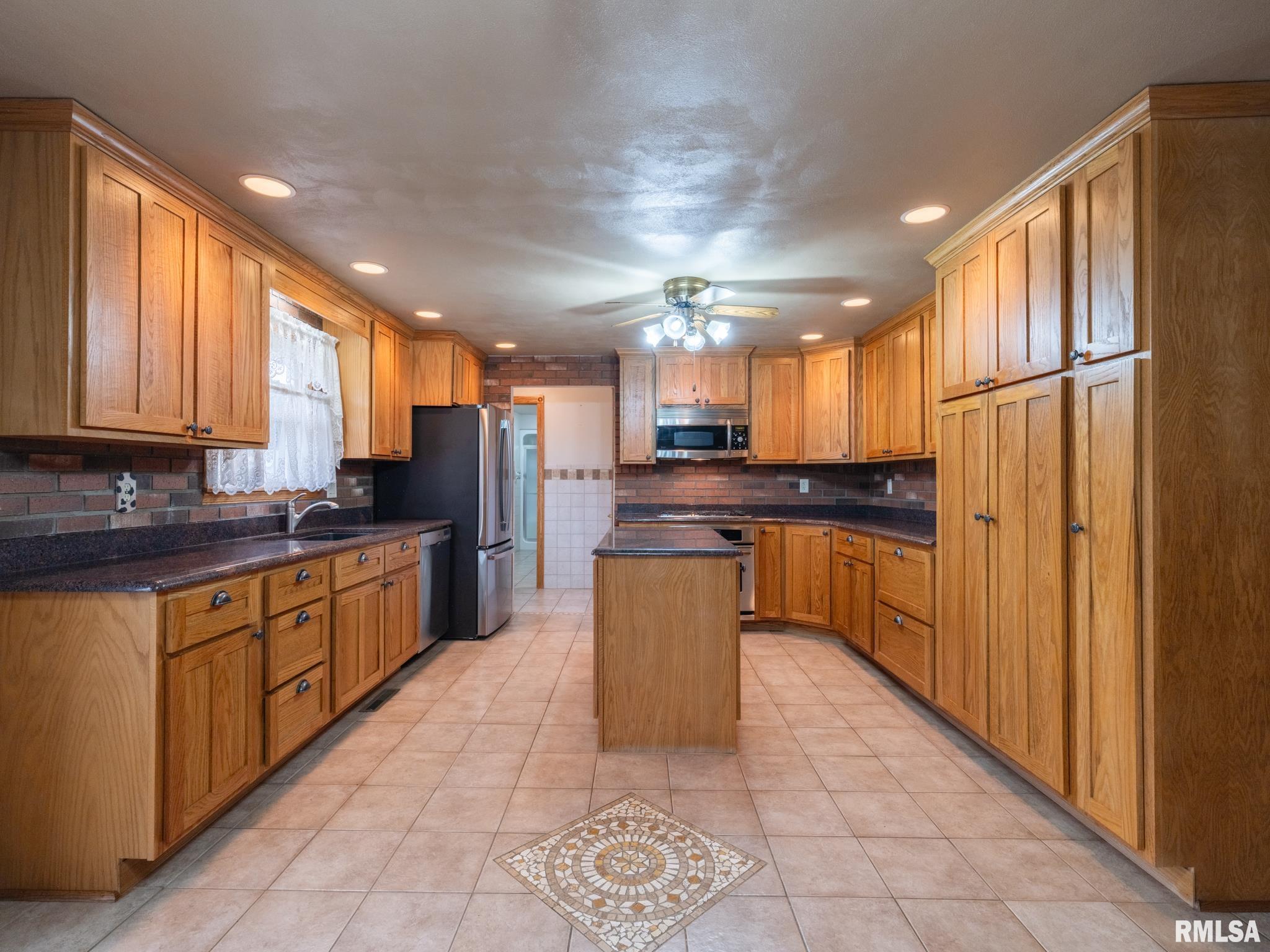 29249 North Bitner Road Glasford, IL 61533 - Photo 19 of 40 Gallery Image 19