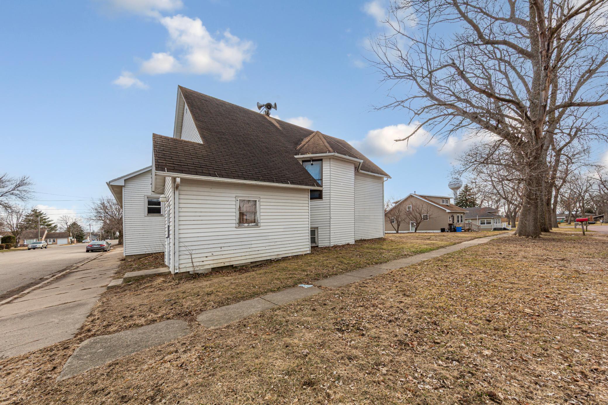 402 4th Street North Ellendale, MN 56026 - Photo 2 of 29