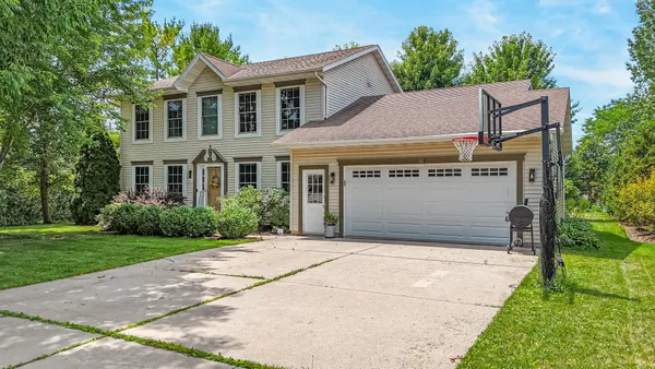 $399,900 | 590 Brookfield Boulevard, Fond du Lac, WI 54935