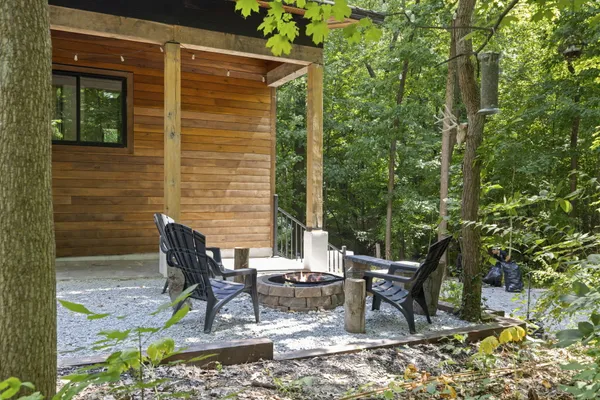 $694,000 | 14823 North Main Street, Buchanan, MI 49107