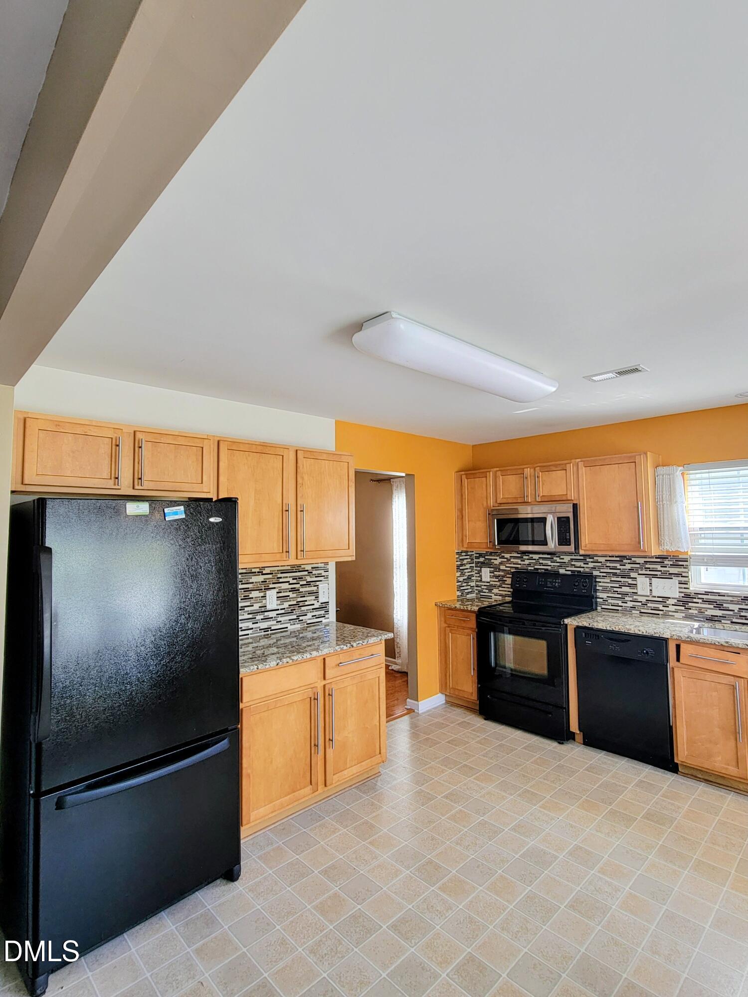 3742 Horseshoe Farm Street Raleigh, NC 27610 - Photo 4 of 16 20260415_112101~2