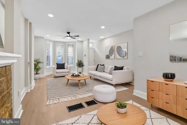$1,999 | 35 East Collom Street, Philadelphia, PA 19144