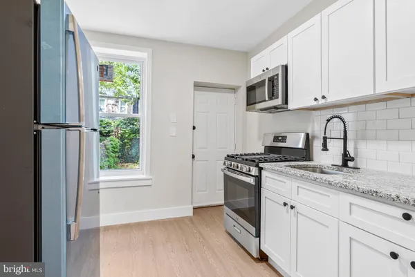 $1,999 | 35 East Collom Street, Philadelphia, PA 19144