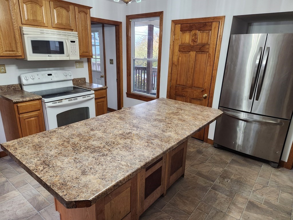 94 Prospect Street Orange, MA 01364 - Photo 7 of 29