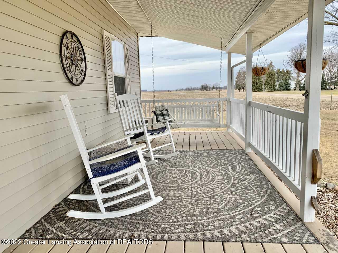 5568 South Baldwin Road Ithaca, MI 48847 - Photo 3 of 60 Front Porch