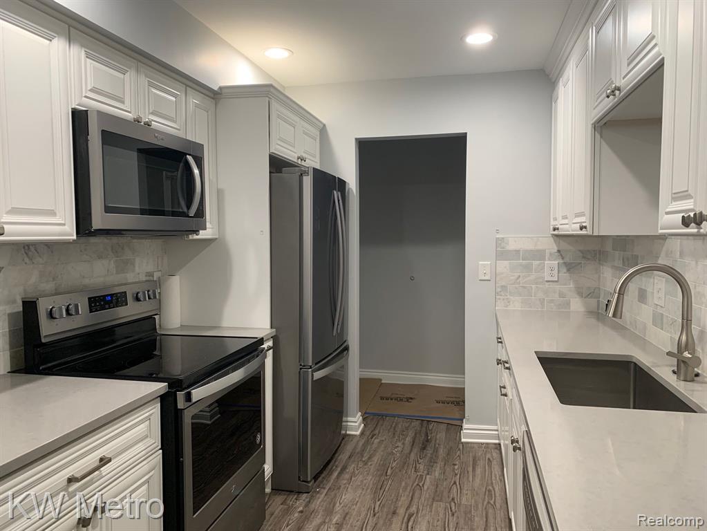 19637 West 12 Mile Road, Unit 102 Southfield, MI 48076 - Photo 10 of 25