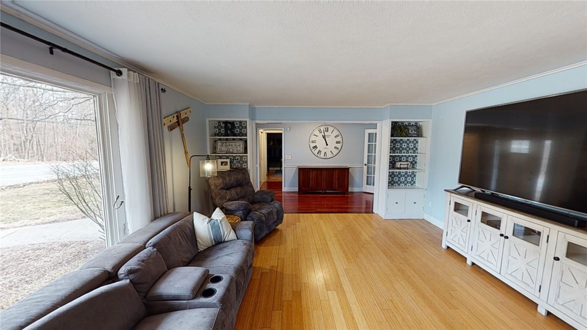 133 Angell Road Cumberland, RI 02864 - Photo 8 of 34