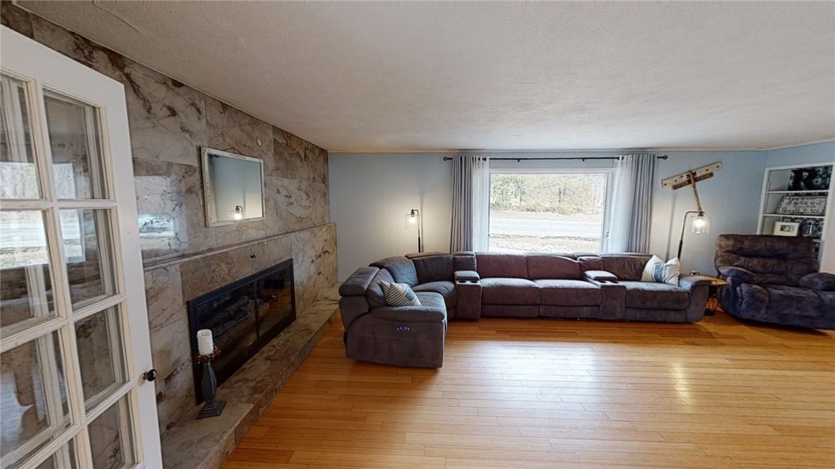 133 Angell Road Cumberland, RI 02864 - Photo 9 of 34