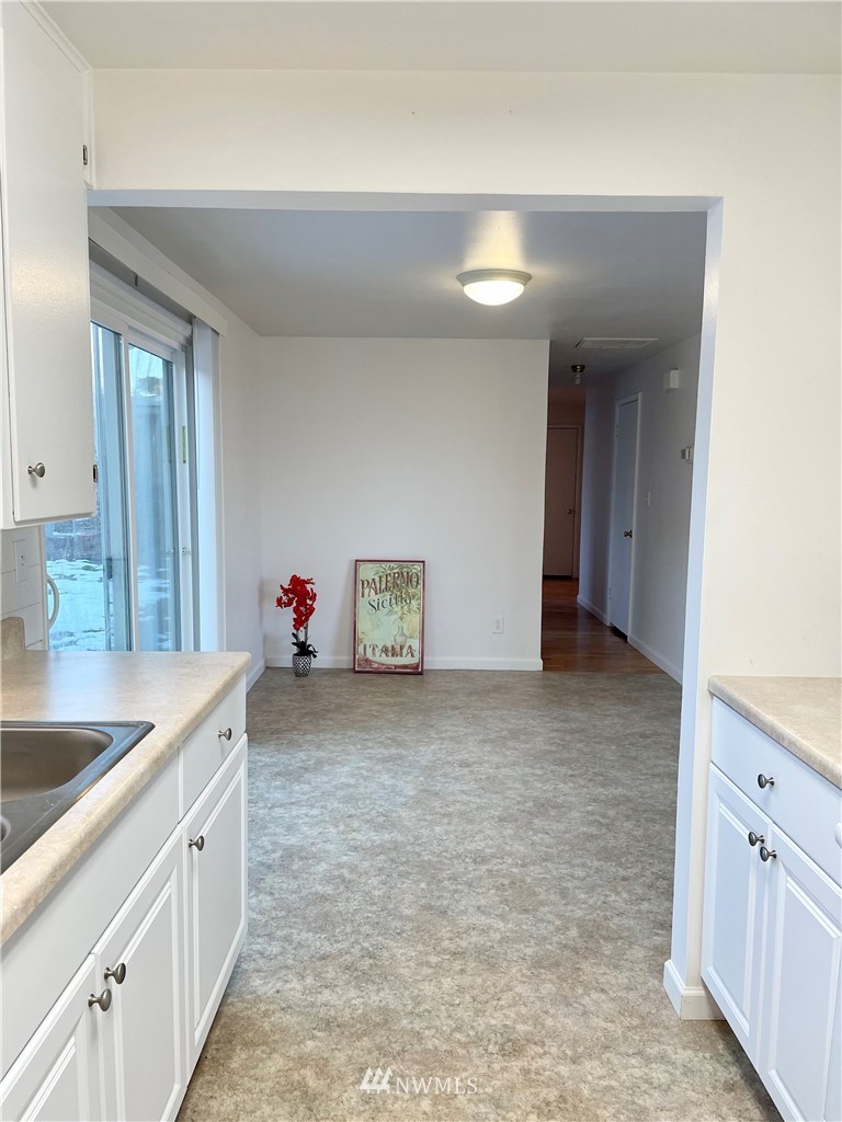 381 Patrick Road Ephrata, WA 98823 - Photo 13 of 32 a view of a kitchen cabinets and a sink