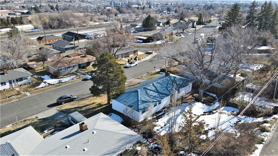 381 Patrick Road Ephrata, WA 98823 - Photo 30 of 32 an aerial view of multiple house