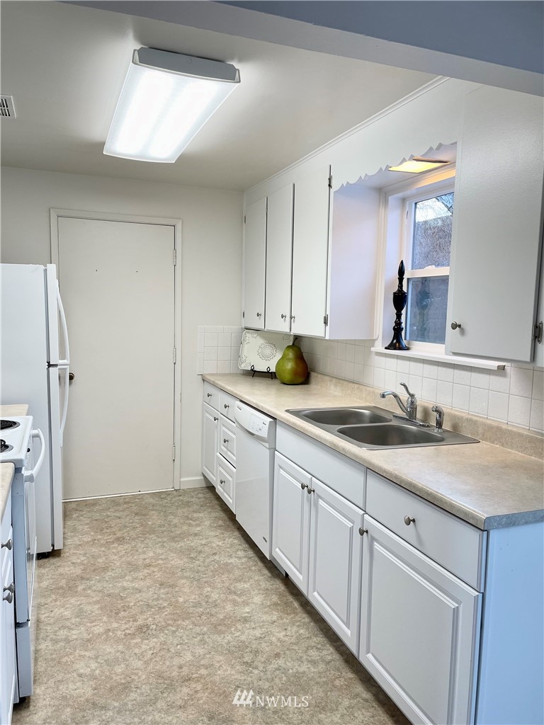 381 Patrick Road Ephrata, WA 98823 - Photo 10 of 32