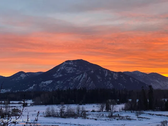 $450,000 | 53465 Highway 200, Clark Fork, ID 83811