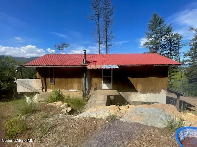 $450,000 | 53465 Highway 200, Clark Fork, ID 83811