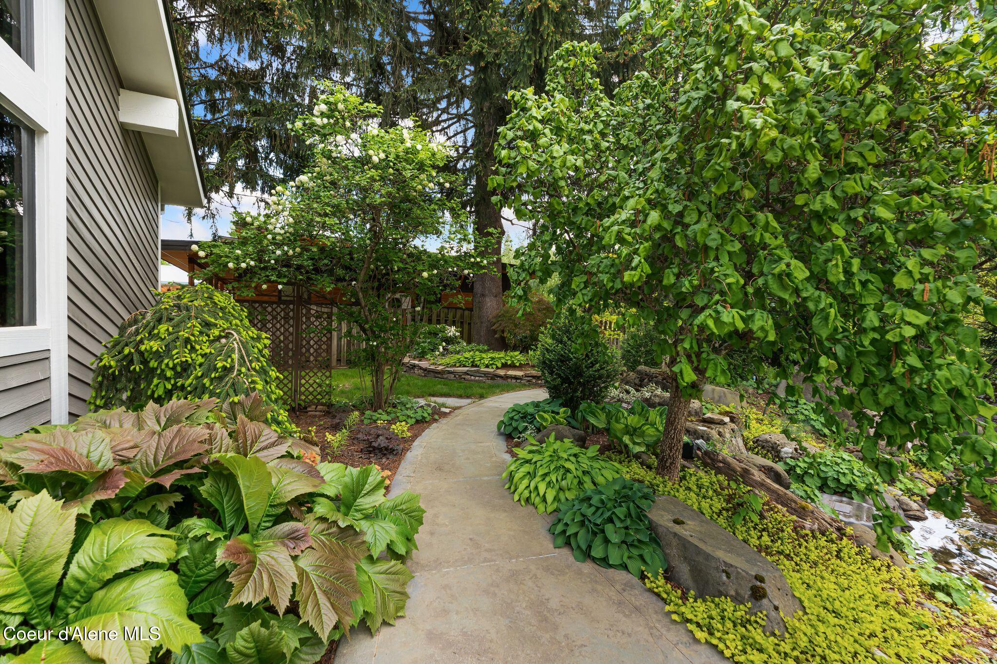 207 Birch Banks Road Sagle, ID 83860 - Photo 70 of 86 Landscaping