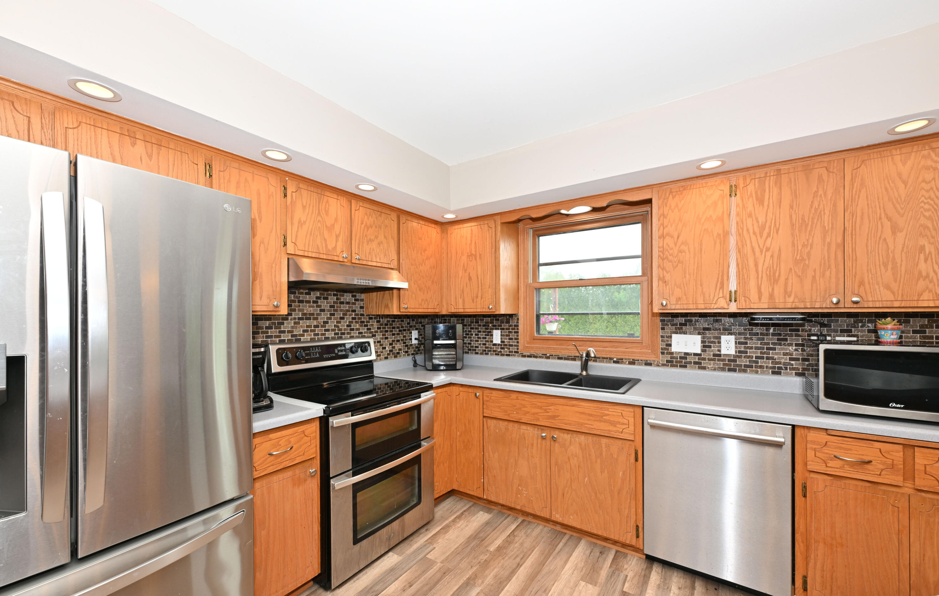 118 McKenzie Road Mukwonago, WI 53149 - Photo 15 of 36 Kitchen