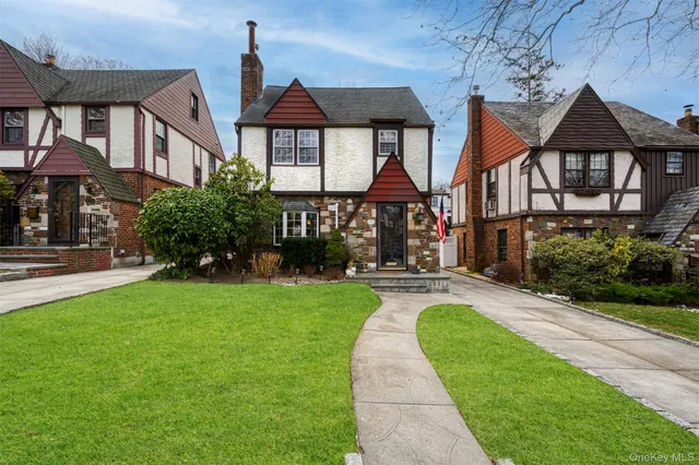 $1,150,000 | 47-52 245th Street | Douglaston