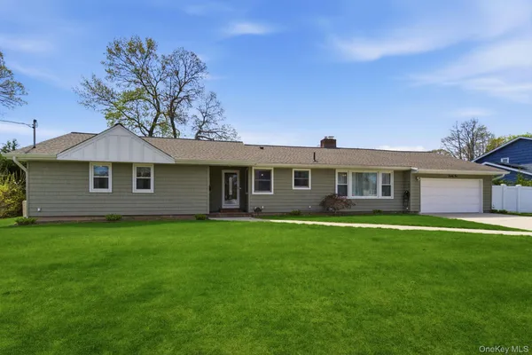 $800,000 | 22 Wiggins Street, Ronkonkoma, NY 11779