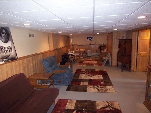 12 Center Street Bennington, VT 05201 - Photo 18 of 24 Gallery Image 18