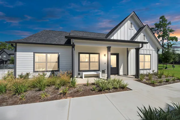 $1,769 | 7711 Longmire Road, Unit 2, Conroe, TX 77304