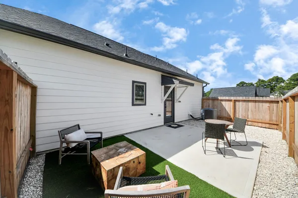 $1,769 | 7711 Longmire Road, Unit 2, Conroe, TX 77304