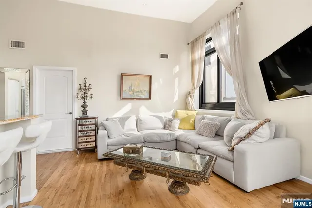 $599,000 | 518-536 Gregory Avenue, Unit C408, Weehawken, NJ 07086