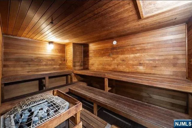 $589,700 | 518-536 Gregory Avenue, Unit C408, Weehawken, NJ 07086