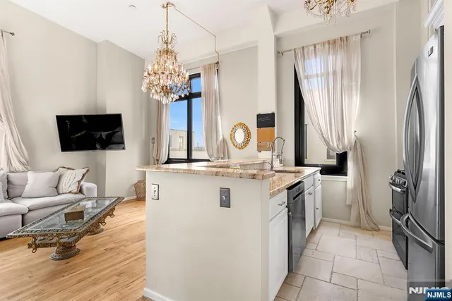 $589,700 | 518-536 Gregory Avenue, Unit C408, Weehawken, NJ 07086