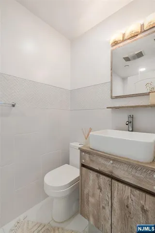 $589,700 | 518-536 Gregory Avenue, Unit C408, Weehawken, NJ 07086