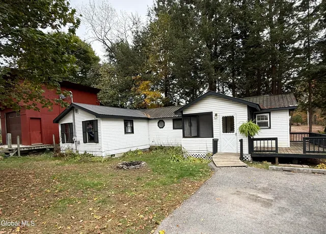 $128,600 | 90 Library Avenue, Warrensburg, NY 12885