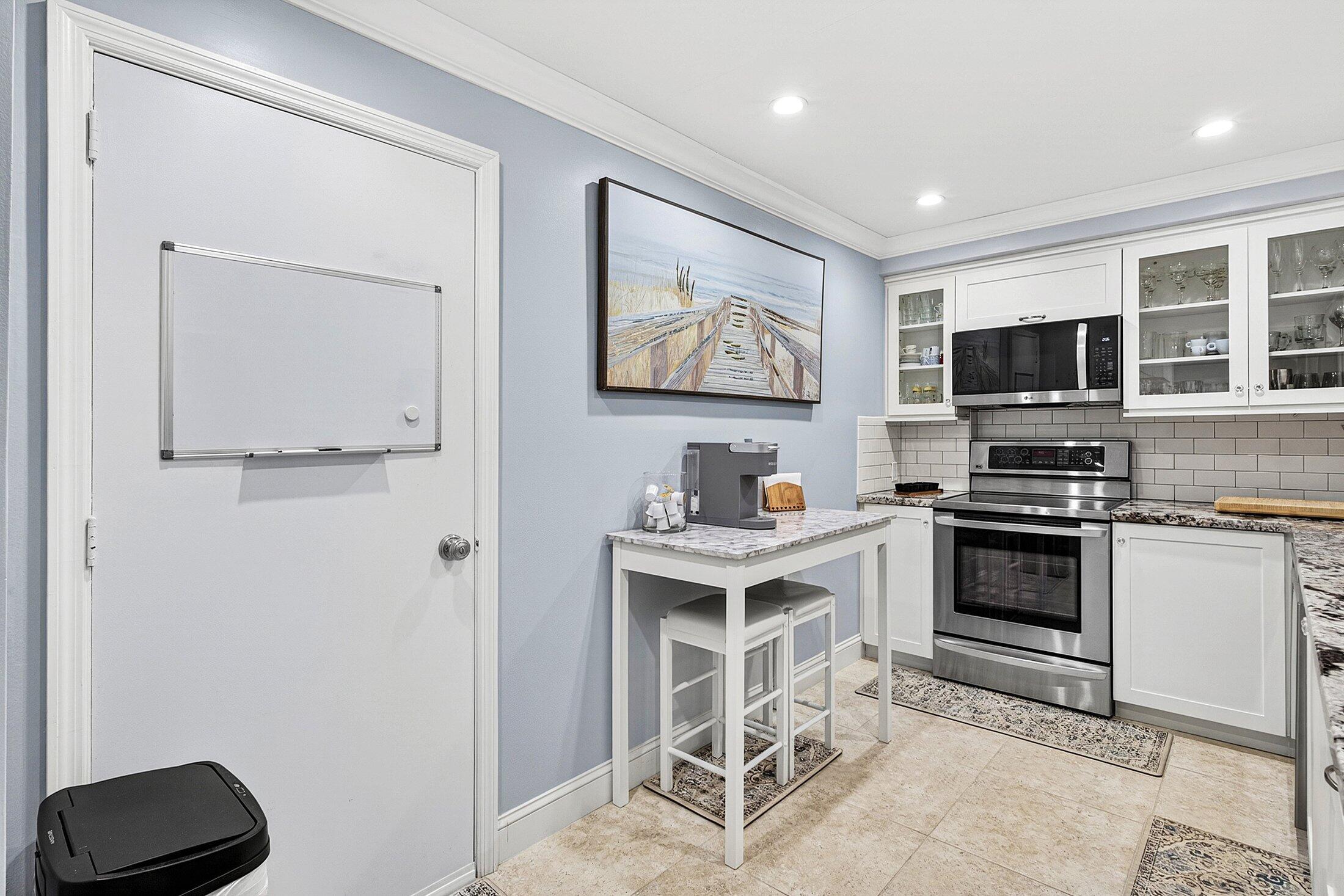 2851 South Ocean Boulevard, Unit 3M Boca Raton, FL 33432 - Photo 8 of 31 007-2851SouthOceanBoulevard-3M-BocaRaton