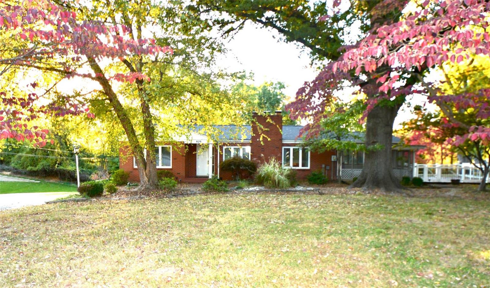 829 Schwarz Road Edwardsville, IL 62025 - Photo 1 of 30 Gallery Image 1
