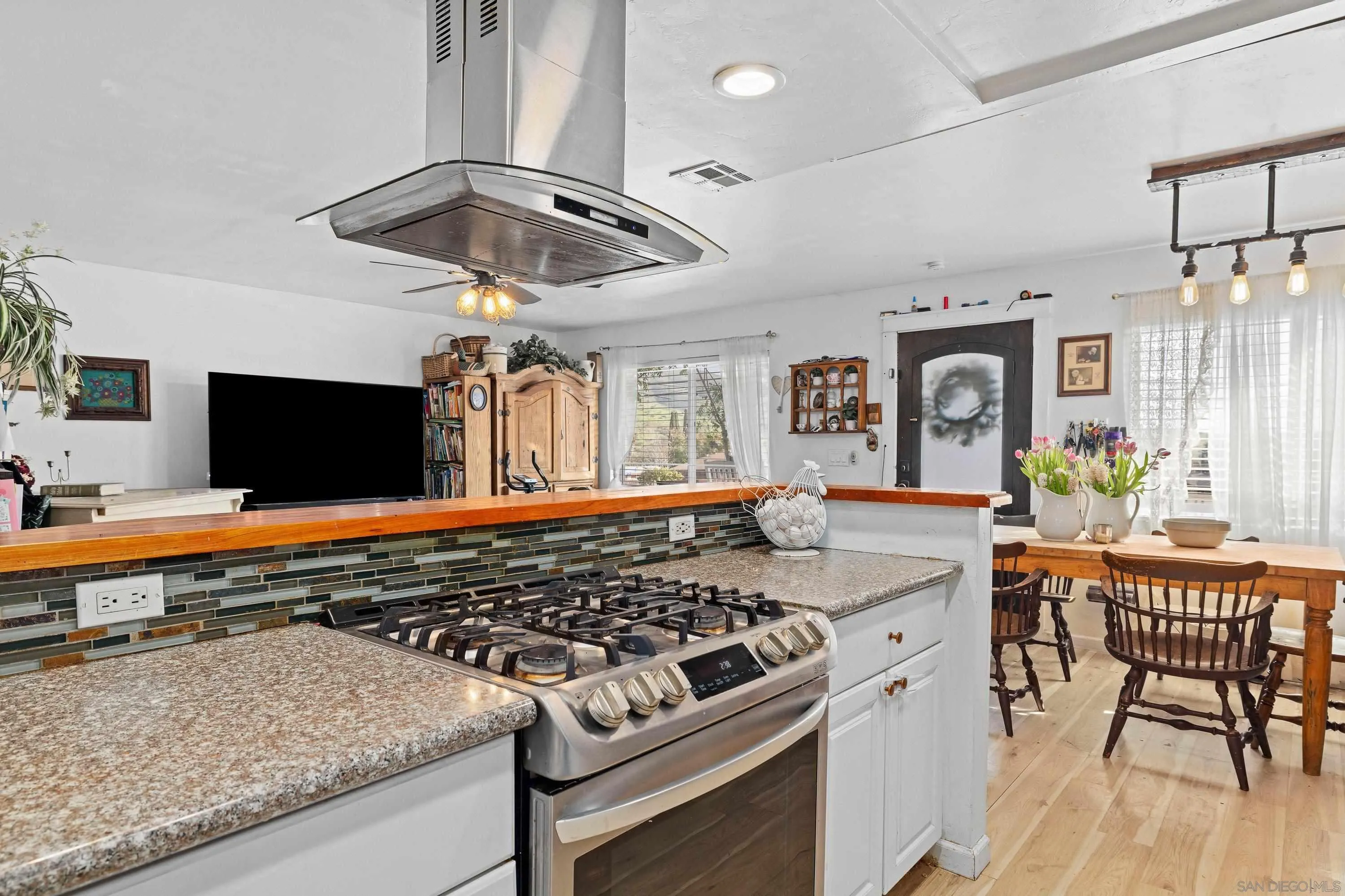 9750 Ivanho Street Spring Valley, CA 91977 - Photo 13 of 30