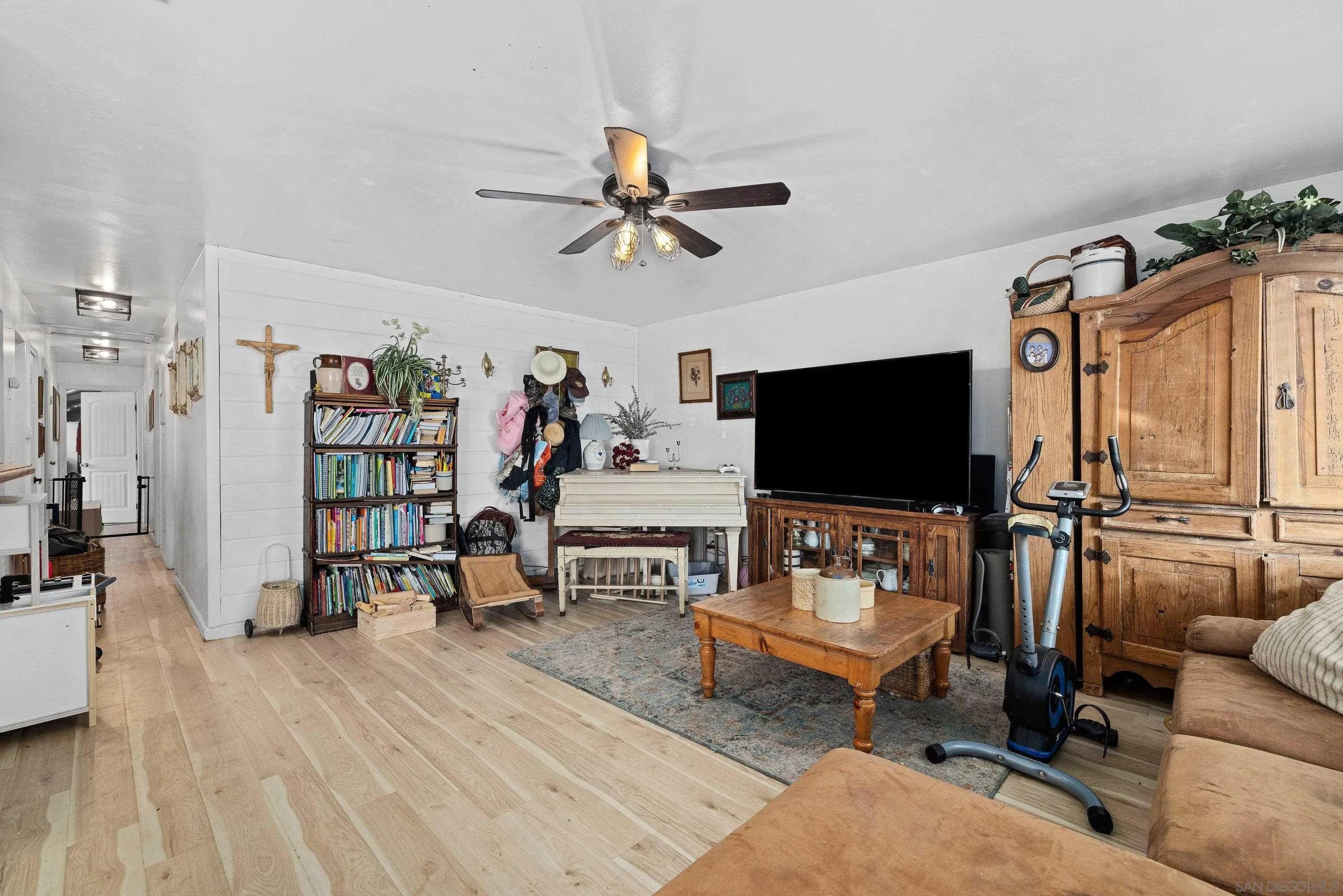 9750 Ivanho Street Spring Valley, CA 91977 - Photo 6 of 30