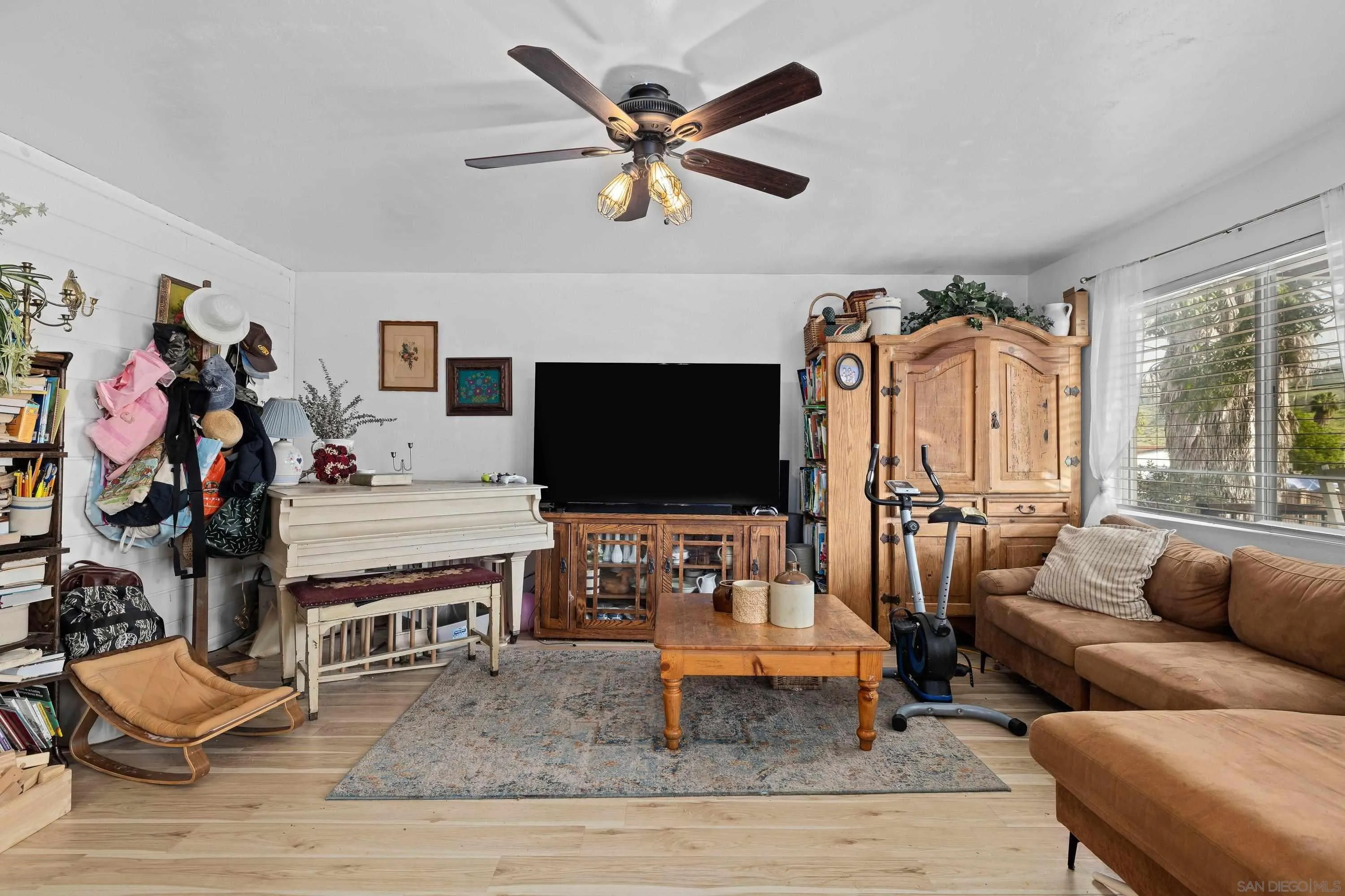 9750 Ivanho Street Spring Valley, CA 91977 - Photo 8 of 30