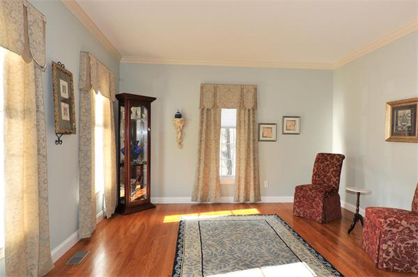 1 Bracken Road Shrewsbury, MA 01545 - Photo 4 of 30 Gallery Image 4