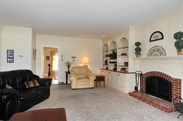 1 Bracken Road Shrewsbury, MA 01545 - Photo 8 of 30 Gallery Image 8