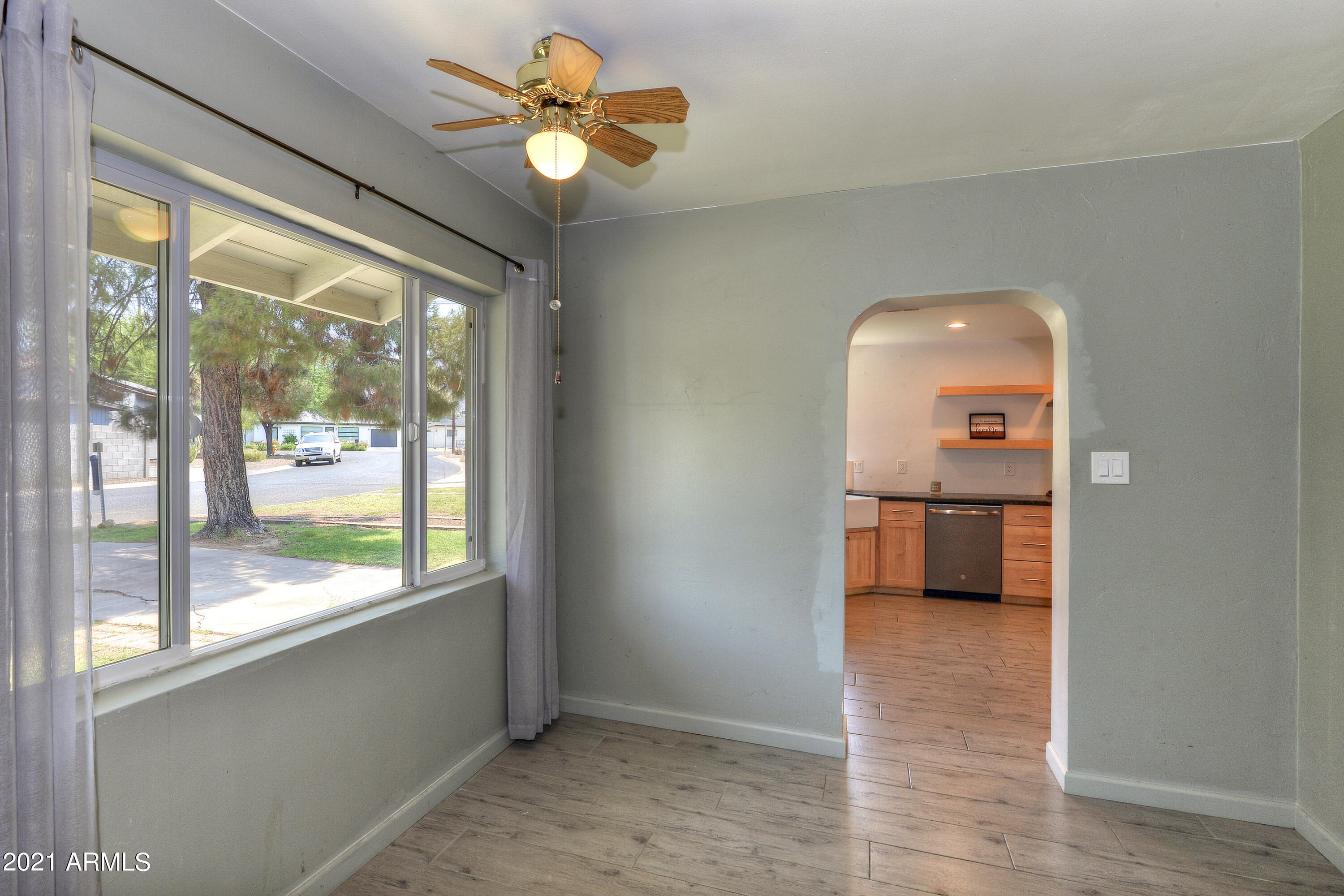 4441 East Roma Avenue Phoenix, AZ 85018 - Photo 13 of 26 Living 2