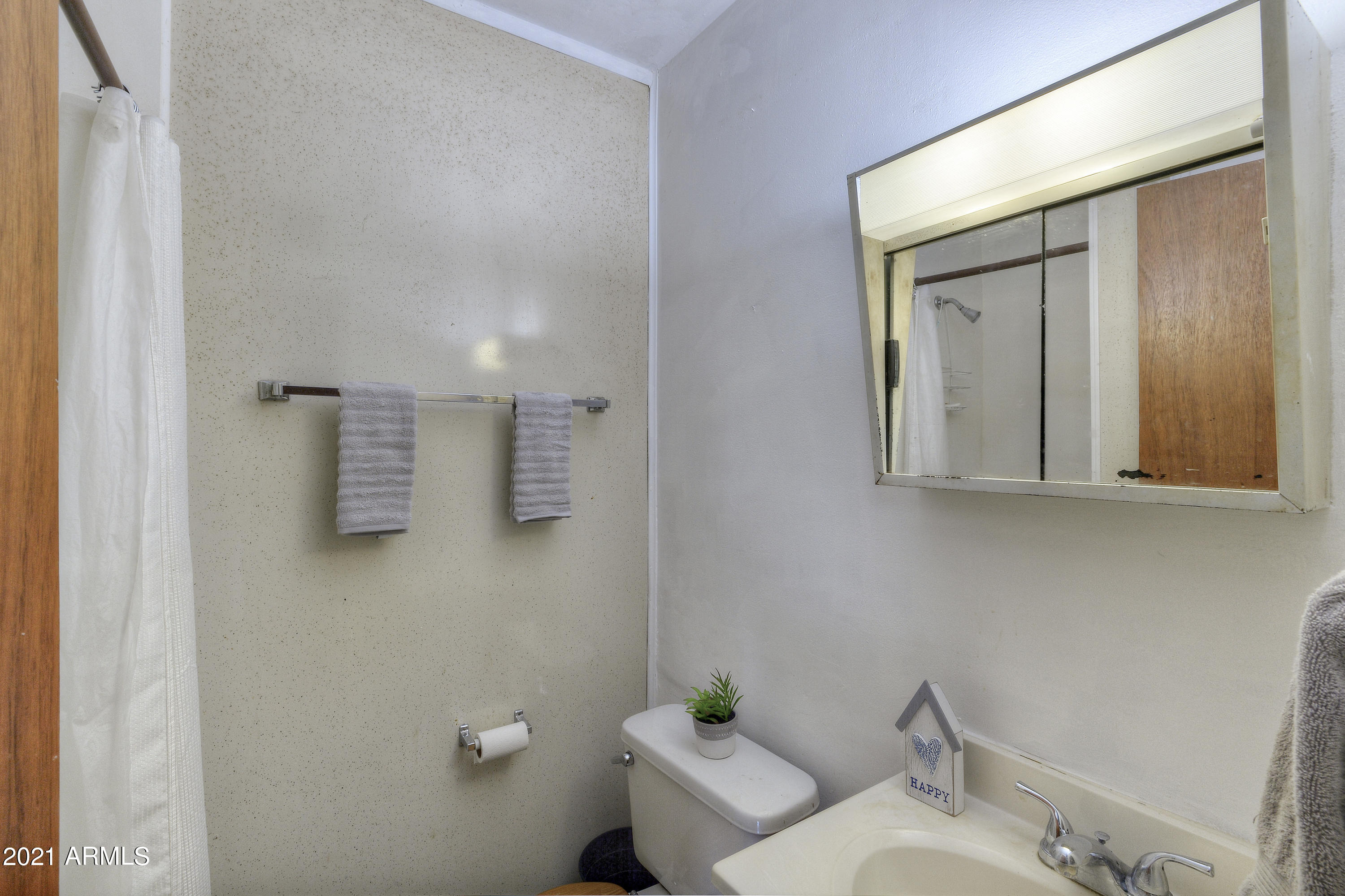 4441 East Roma Avenue Phoenix, AZ 85018 - Photo 18 of 26 Bath B