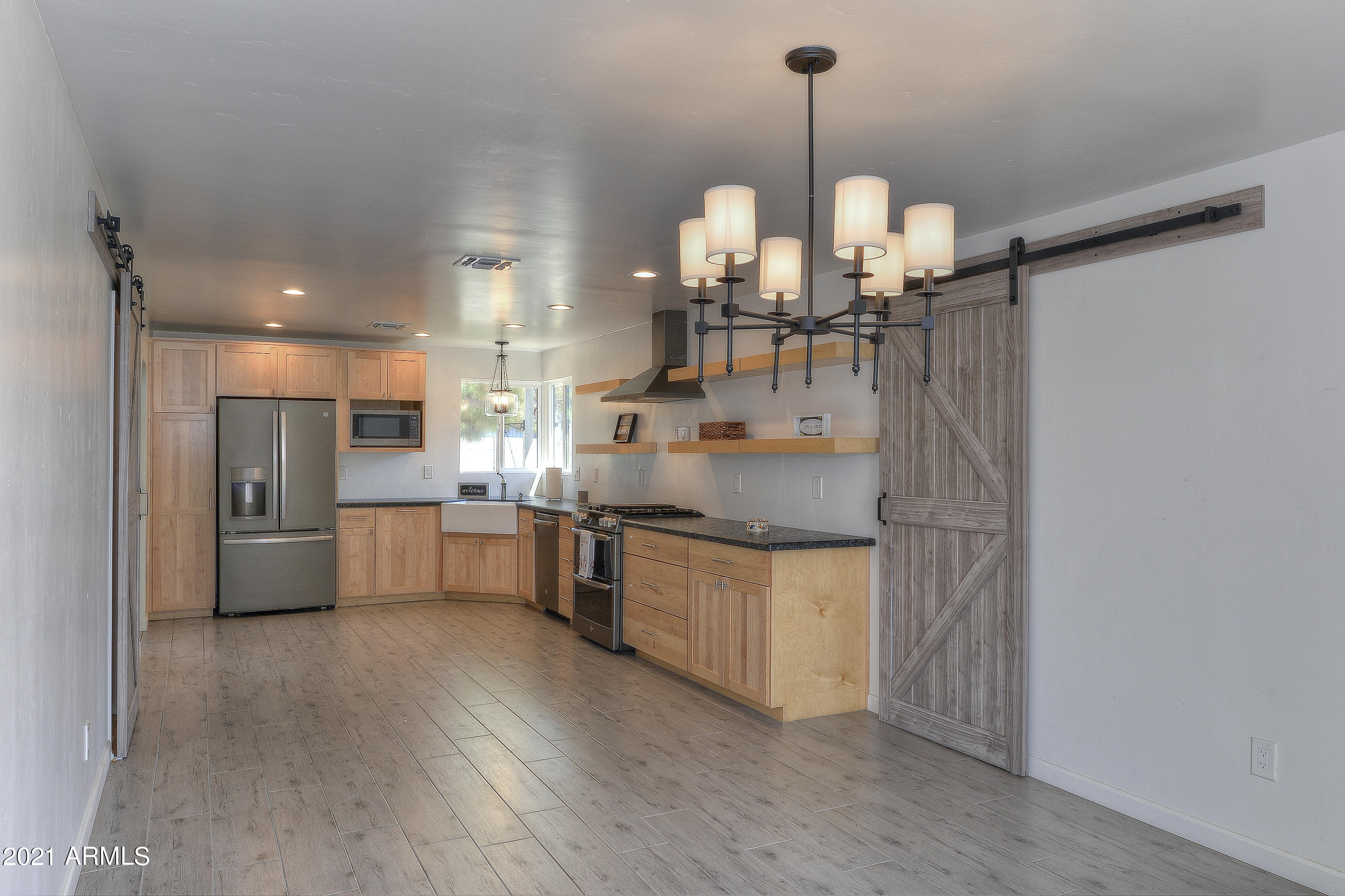 4441 East Roma Avenue Phoenix, AZ 85018 - Photo 4 of 26 Kitchen - Dining