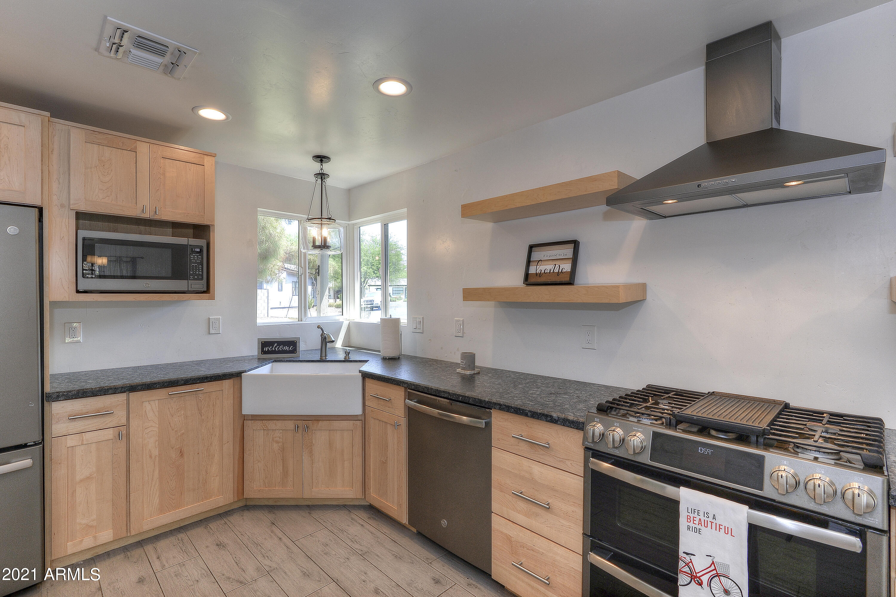 4441 East Roma Avenue Phoenix, AZ 85018 - Photo 6 of 26 Kitchen 2